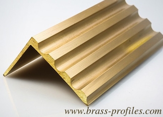 China Treppe Kupferlegierung Schieberegler L-Form Treppe Nasenbrass Nasenbrass Schritt Kante fournisseur