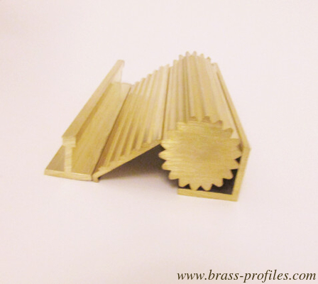 Extrudierte Profile Kupfer mit speziellen Formen Messing Extrusionen fournisseur