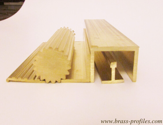 C38000 2% Blei-Brass-Profile Extrusionen für Wohn- und Hotelpläne fournisseur