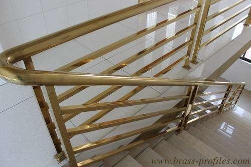 Extrudierte Kupfergriffe Profile Messing Treppe Armlehnen Rahmen Designgriffe fournisseur