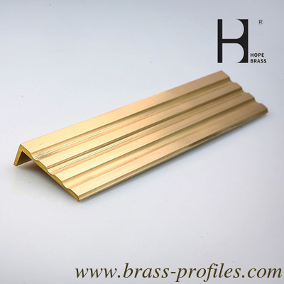 Anti-Rutsch-Brass-Treppennasen für einfache Installation / Wartung für Hotels fournisseur