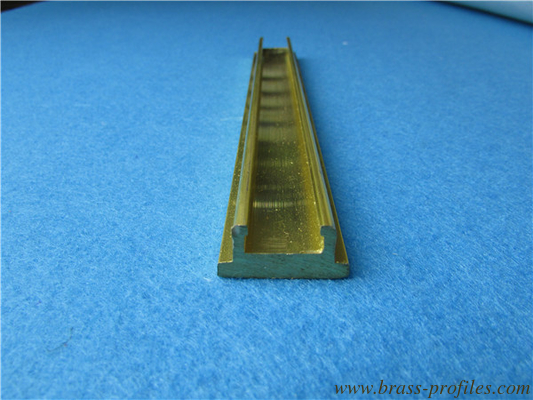 Kupfer-Zink-Pb-Legierung-Verbundwerkstoff Extrusion DIY U-Form-Kanäle fournisseur