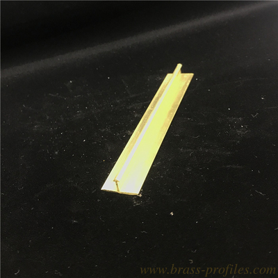 Messing-Truckprofile T-Abschnitt-Ausgang Extrudierte Kupfer-T-Profile fournisseur