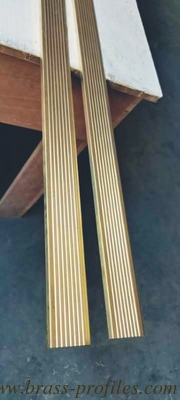 Breite 55 mm x 10 mm Messing Treppen Nasenstreifen für Hotel Dekoration fournisseur