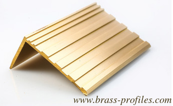 Alle Architektur und Design Massive Messing Treppe Nasen Messing Treppe Rand Profile für fournisseur